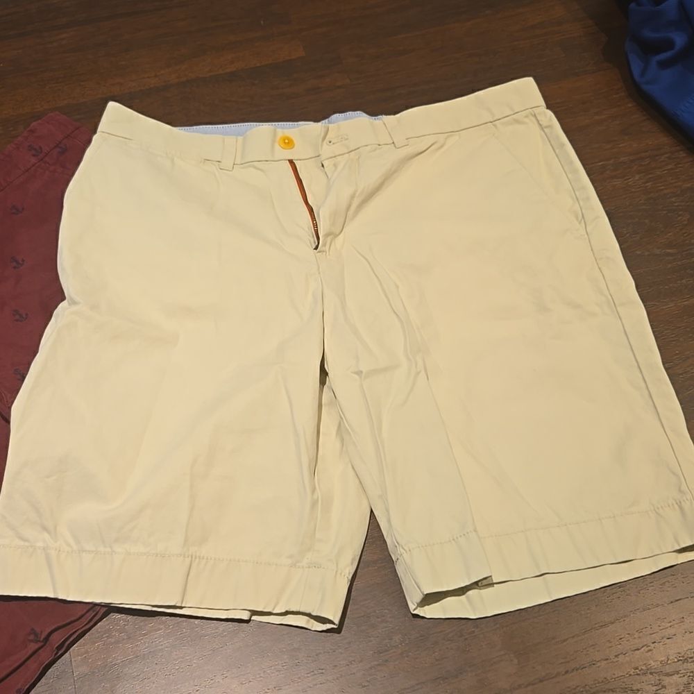 Bundle of three shorts men's size thirty six, great condition